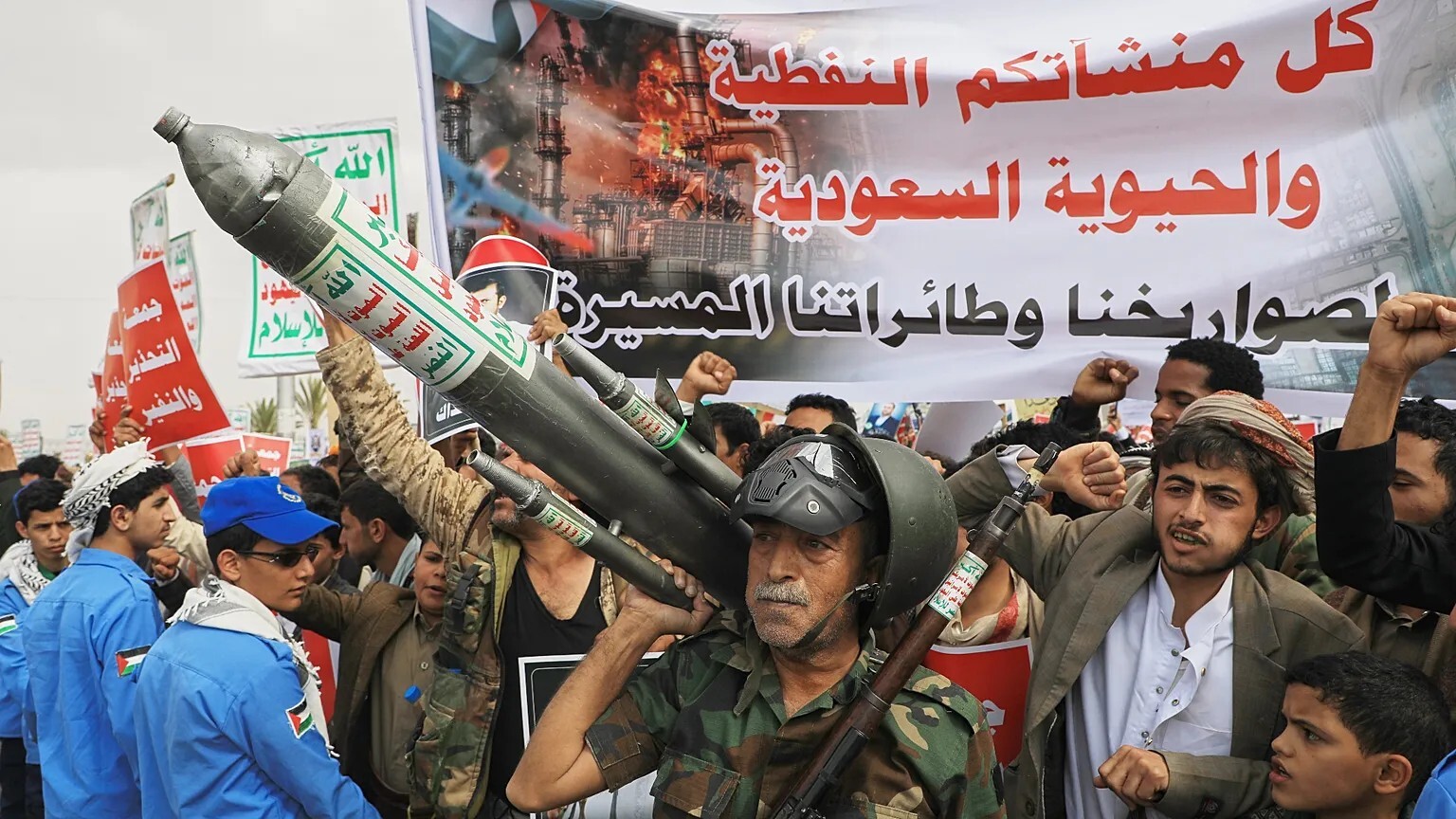 الحوثي: "تفويض البرلمان المصري للسيسي إعلان للحرب على اليمن" - عاجل 