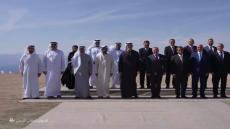 ملك الأردن وولي عهد أبوظبي يحضران مراسم وضع حجر الأساس لمشروع سكة حديد العقبة - الشيدية - معان