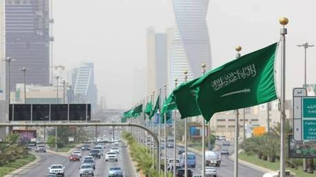 دول غربية تصدر تحذيرات عاجلة لرعاياها في الرياض