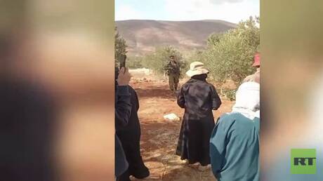 قوات الجيش الإسرائيلي تمنع المزارعين الفلسطينيين من الوصول إلى أراضيهم