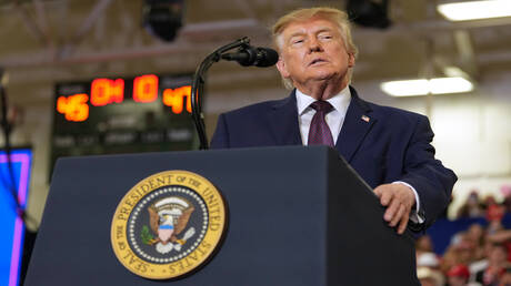 ترامب يمتنع عن تأييد إعلان بولسونارو نفسه 