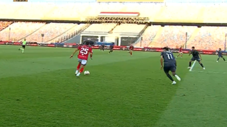 الأهلي يتخطى مودرن سبورت بصعوبة ويواصل مطاردة بيراميدز على صدارة الدوري المصري